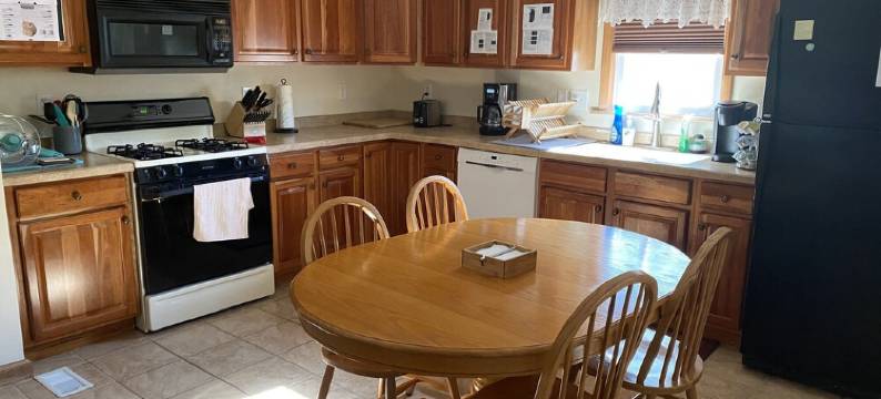 Apt. Clean, comfy, close to downtown图片