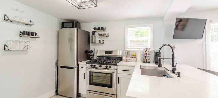 Palm Beach Charm - Hot Tub, Bikes & More! Completely Renovated!图片