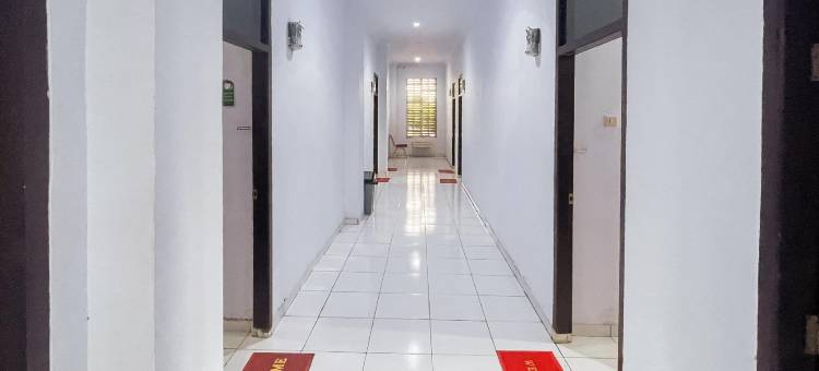 Urbanview Hotel Grand Seven One Kota图片