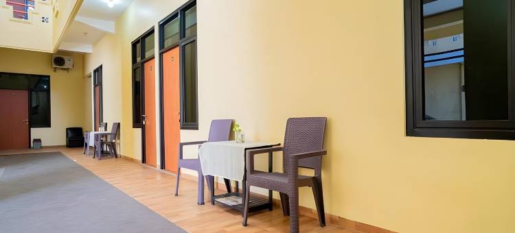 红门酒店 - 靠近红桥广场(RedDoorz Syariah Near Jembatan Merah Plaza)图片