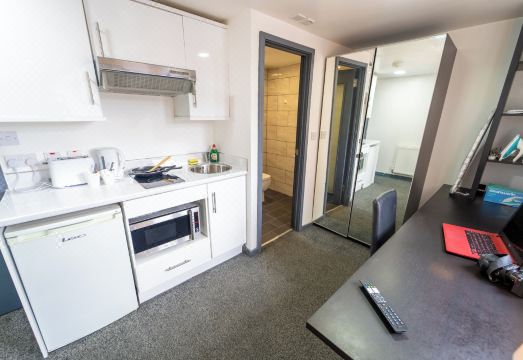 Beautiful 1-Bed Studio in Birmingham Hotel Overview