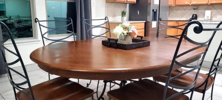 Spacious Living Area and Comfy Space - Inviting Retreat图片