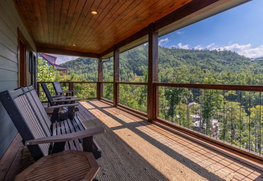 Spacious Cabin with Game Room and Scenic Views - Stunning Mountain Retreat Hotel Overview