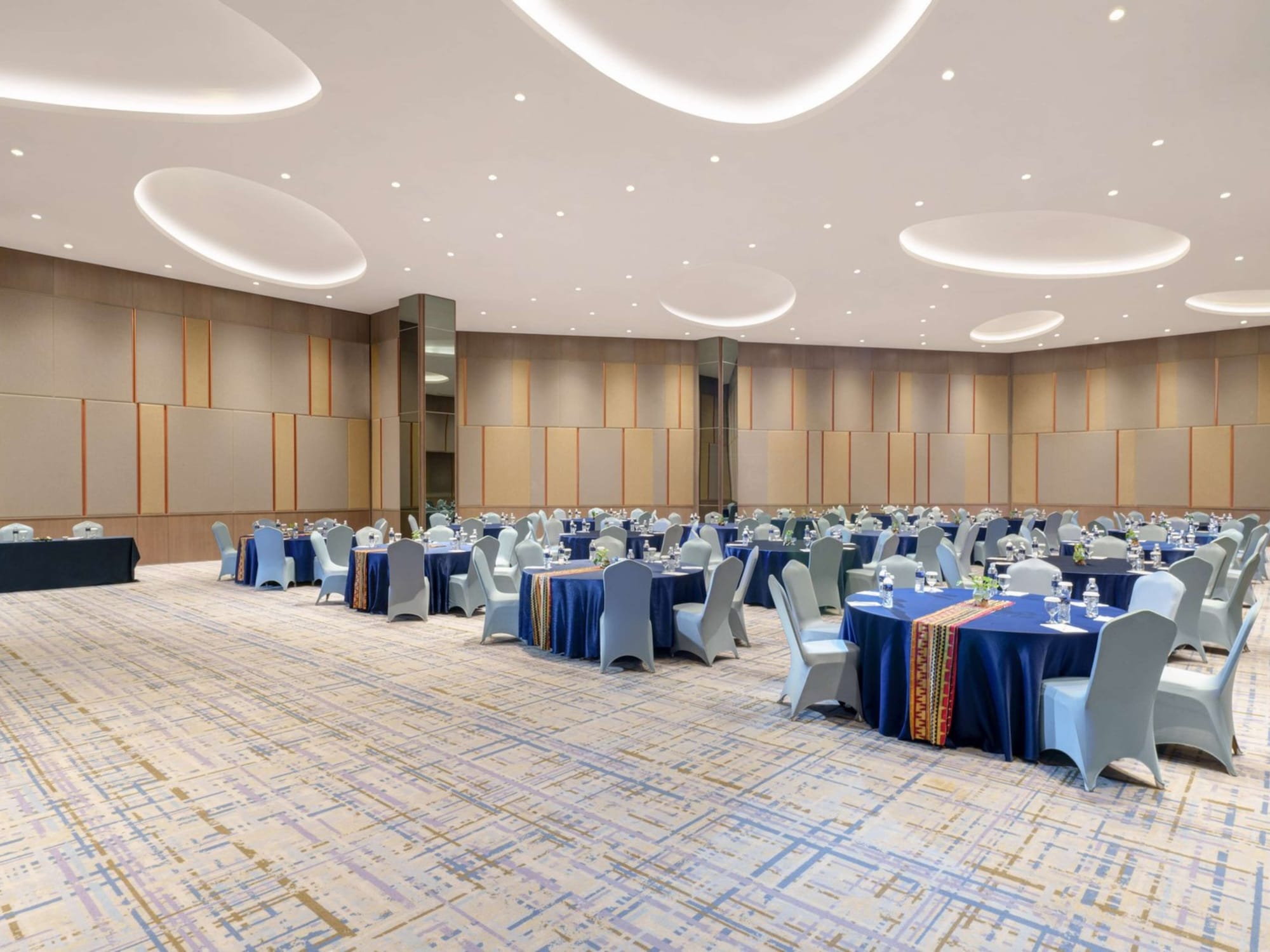 Golden Tulip SpringHill LampungOver view