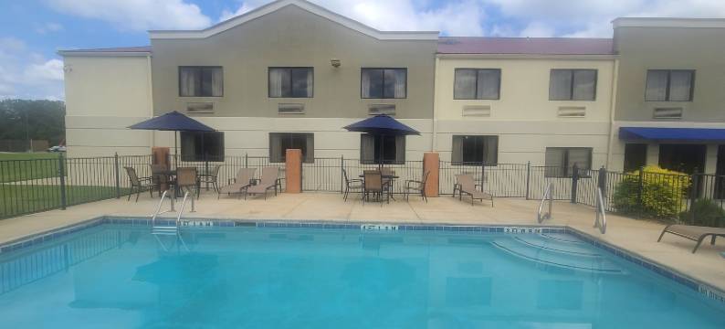 利兹I-20舒适套房酒店(Comfort Inn & Suites Leeds I-20)图片