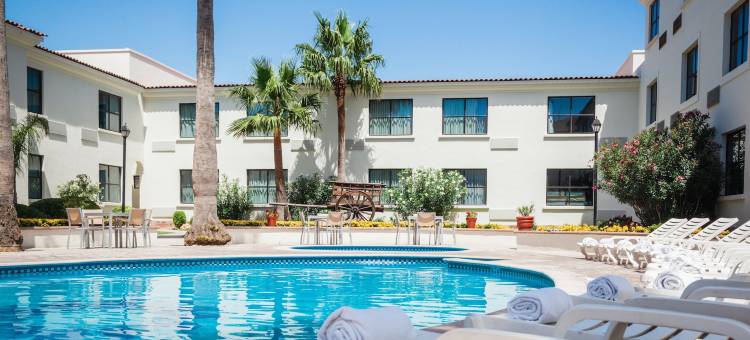 萨尔蒂洛嘉年华酒店(Fiesta Inn Saltillo)图片