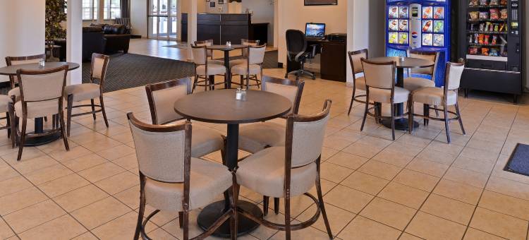 克拉马斯瀑布温德姆麦客达套房酒店(Microtel Inn & Suites by Wyndham Klamath Falls)图片