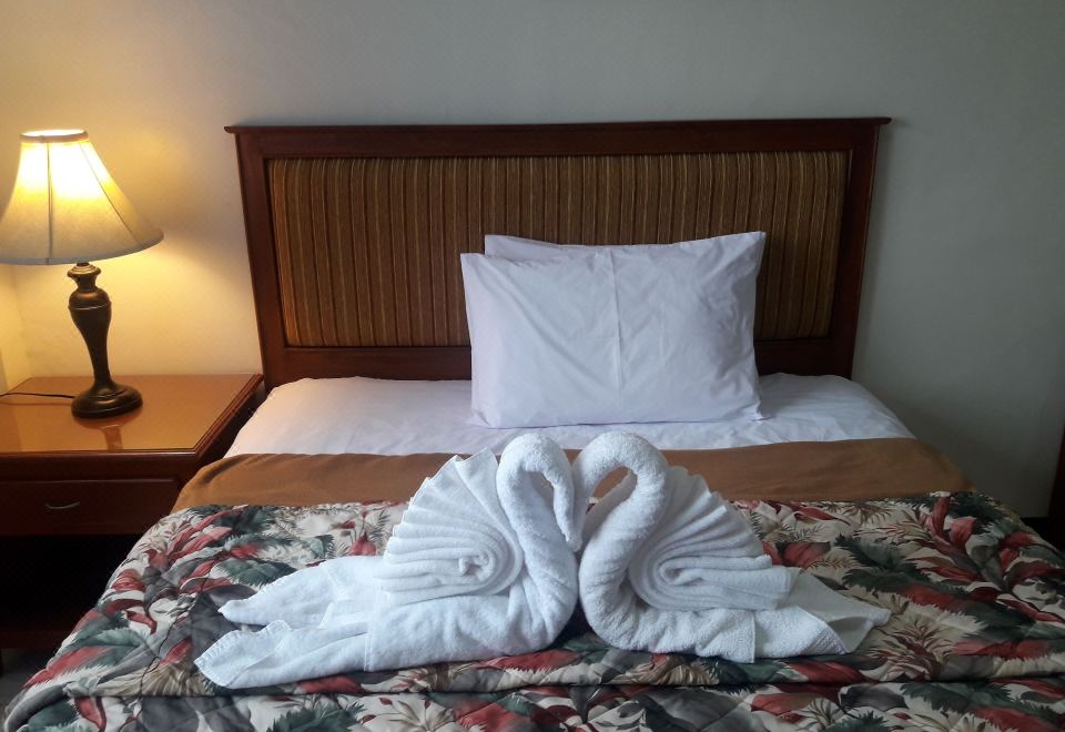 S & C Hotel Suites & Apartment Hotel Overview