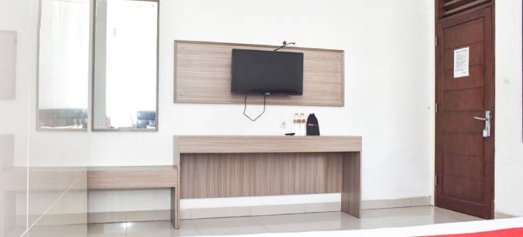 红多兹酒店-阿伦阿伦沃诺索博(RedDoorz Near Alun Alun Wonosobo)图片