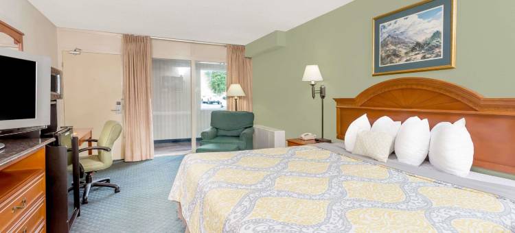 锡达福尔斯大学广场温德姆戴斯酒店(Days Inn by Wyndham Cedar Falls- University Plaza)图片