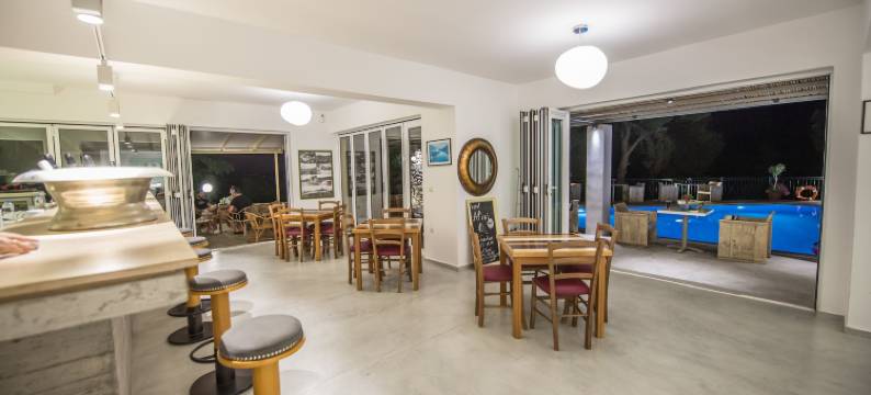 卡马里酒店(Aliki Hotel)图片