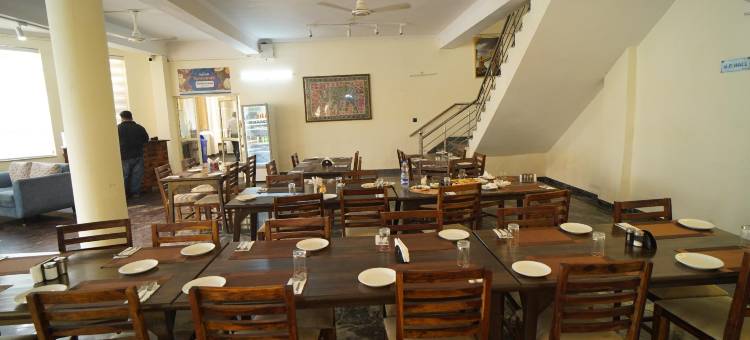 白屋乡村旅馆(White House Country Inn By ShriGo Hotels)图片