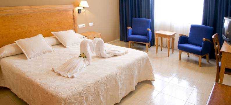 巴伊亚皮诺索公寓式酒店(Aparthotel Bahia Pinosol)图片