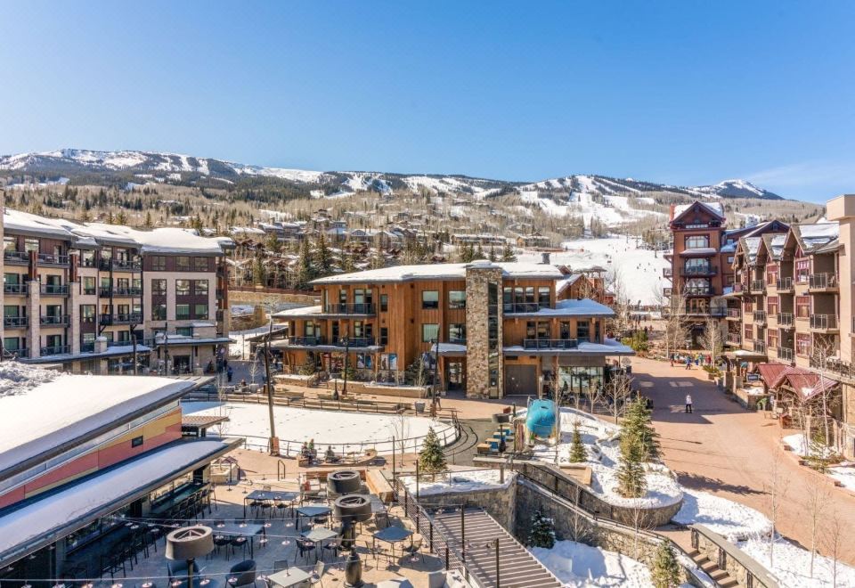 Luxury 3 Bedroom Slopeside Mountain Vacation Rental with Hot Tubs Hotel Overview