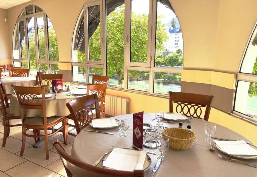 Hôtel Saint Georges Hotel Overview