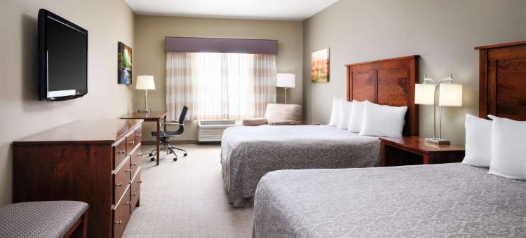 Best Western Plus Green Mill Village Hotel  Suites Convention Center图片