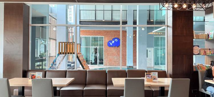 特瓦通罗可可尔酒店(Kokotel Bangkok Dheva Thonglor)图片