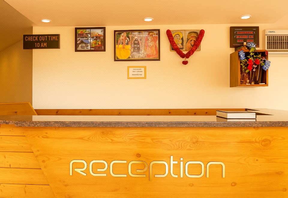 Hotel Samrat - on Mall RoadHotel Overview