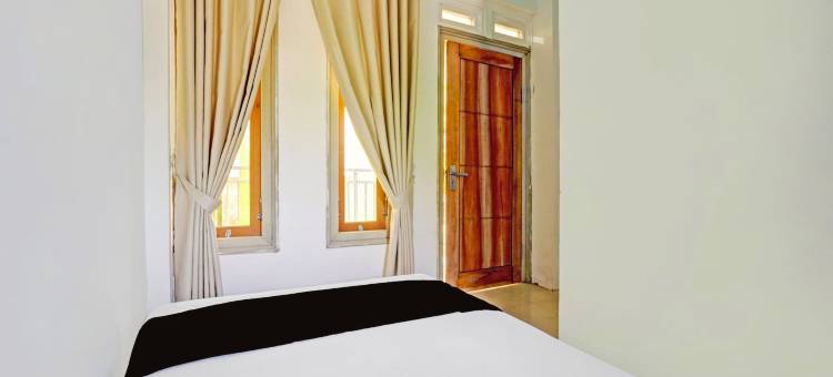 OYO 94834 阿琼娜民宿靠近塔曼(OYO 94834 Homestay Arjuna Near Taman Safari 2 Prigen)图片