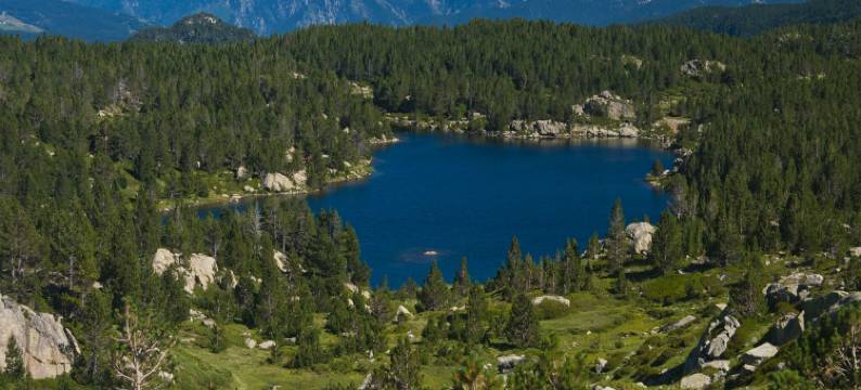 Villa in Ayguatébia-Talau with Garden & BBQ图片