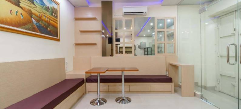 红多兹Plus酒店-近巨港RS RK查理塔斯2号(RedDoorz Plus Near RS RK Charitas 2 Palembang)图片