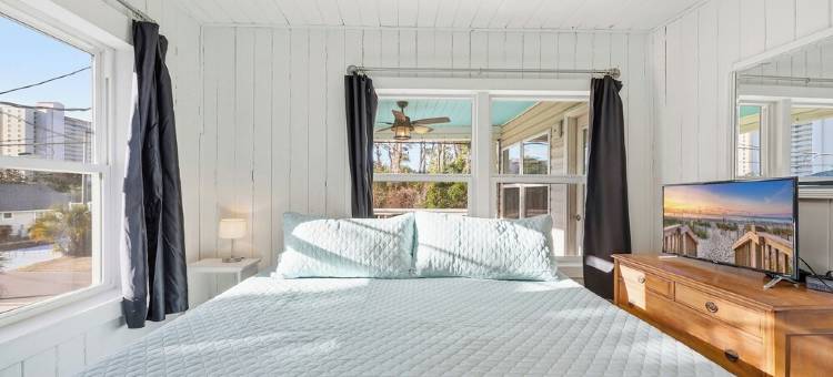 Entire House! Cottage Two Blocks from Beach w/ Swimming Pool, Hot Tub & Carport图片