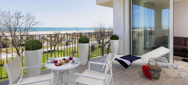 里米尼郎格梅尔美居酒店(Mercure Rimini Lungomare)图片