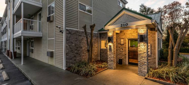 卡瑟贝利酒店(HomeTowne Studios Orlando-Cassleberry)图片