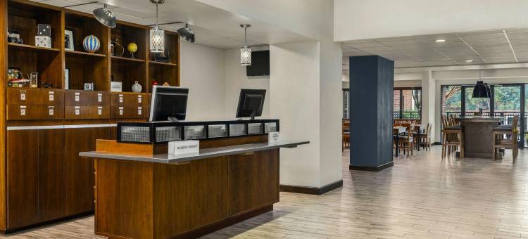 格林斯伯勒机场福朋喜来登酒店(Four Points by Sheraton Greensboro Airport)图片