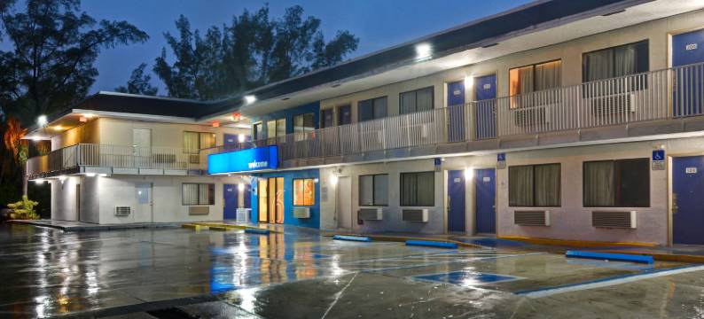 达尼亚滩6号汽车旅馆(Motel 6 Dania Beach, FL)图片