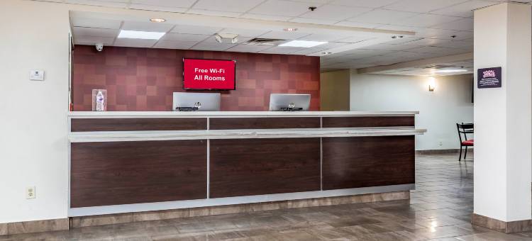 休斯顿IAH机场西南红顶Plus套房酒店(Red Roof Plus+ & Suites Houston - IAH Airport SW)图片