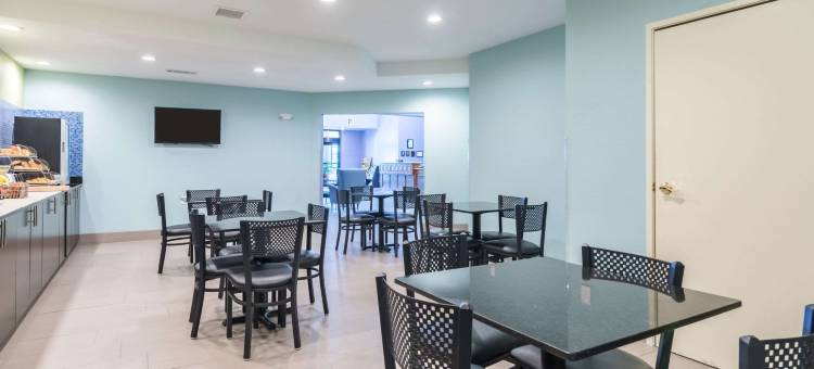 品质套房酒店(Quality Inn & Suites Alma I-40)图片