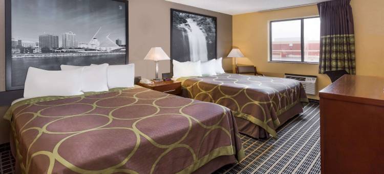 简斯维尔速8酒店(Super 8 by Wyndham Janesville)图片