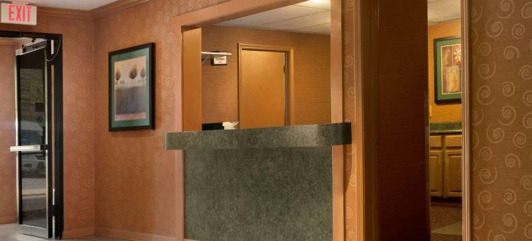 皮奥里亚东速8酒店(Super 8 by Wyndham Peoria East)图片