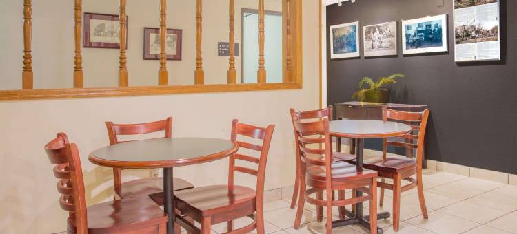 阿波马托克斯温德姆速8酒店(Super 8 by Wyndham Appomattox VA)图片