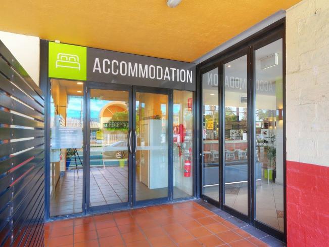 Palm Beach HotelOver view