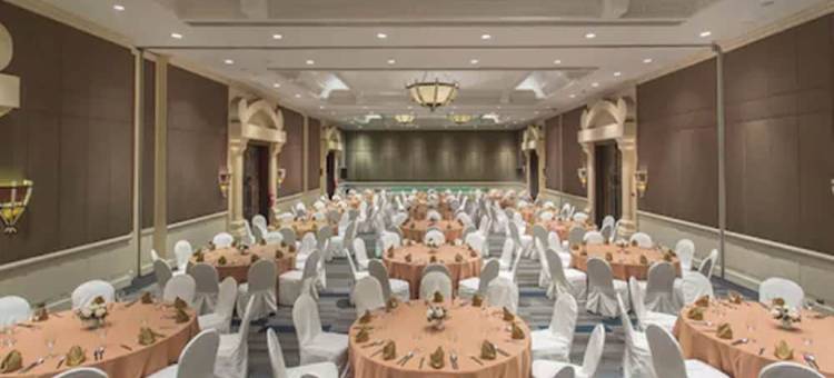 芭堤雅花园海景大酒店(Garden Cliff Resort & Spa Pattaya)图片