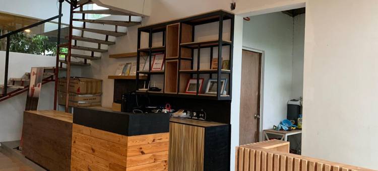 潘索尔安东阁楼设计师度假村(RedDoorz @ Anton's Loft Designer Resort Pansol Calamba Laguna)图片