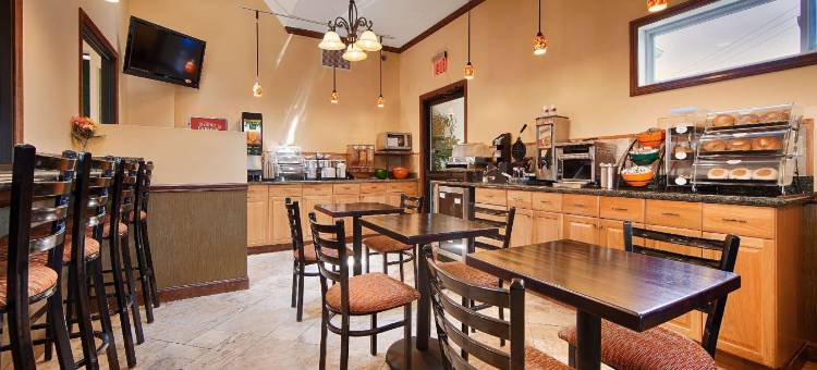 本宁顿新英格兰旅馆(New Englander Inn Bennington)图片