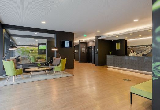 Neat Hotel Avenida Hotel Overview