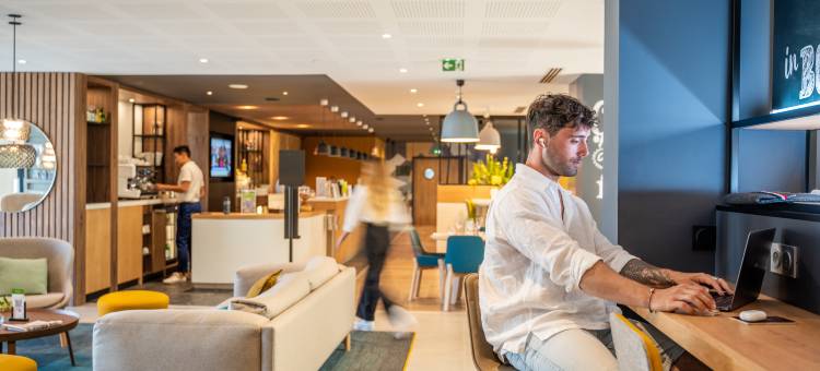 波尔多-梅里尼亚克机场洲际假日酒店(Holiday Inn Bordeaux-Merignac)图片