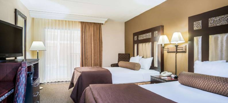 普利茅斯温德姆华美达酒店及会议中心(Ramada by Wyndham Plymouth Hotel & Conference Center)图片