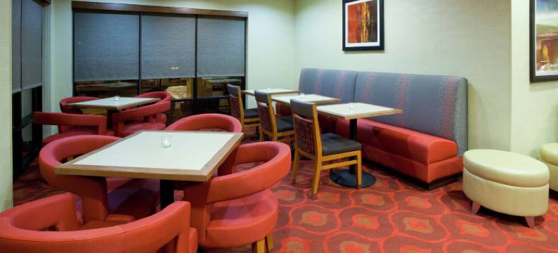 希尔顿欢朋酒店-罗克福德(Hampton Inn Rockford)图片