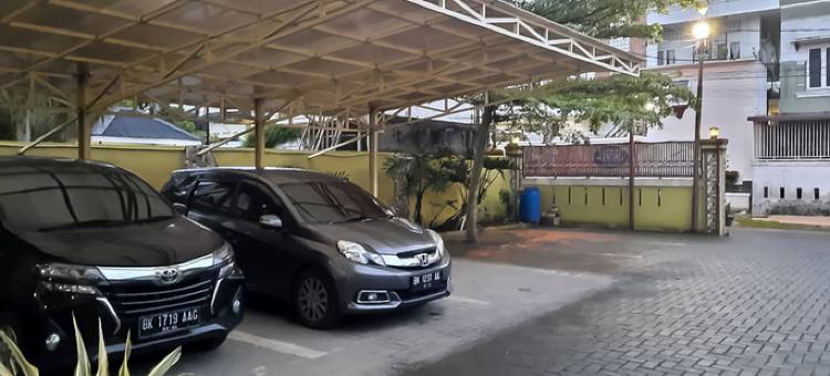 红多兹酒店-近棉兰赛提亚布迪RS(RedDoorz Near RS Setiabudi Medan)图片