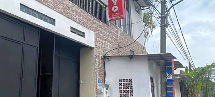 红多兹酒店@泗水苏科马马农格尔(RedDoorz at Sukomanunggal Surabaya)图片
