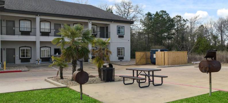 迦太基温德姆速8酒店(Super 8 by Wyndham Carthage TX)图片