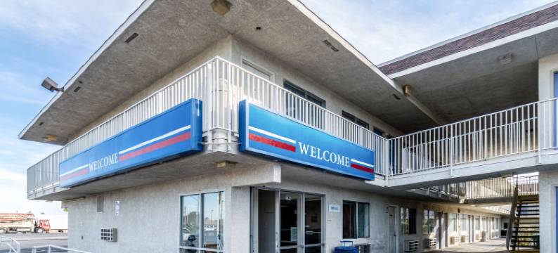 埃尔森特罗6号汽车旅馆(Motel 6 El Centro, CA)图片