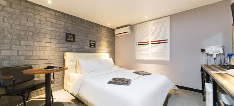 Plus沃尔戈特(Plus Wolgot)图片