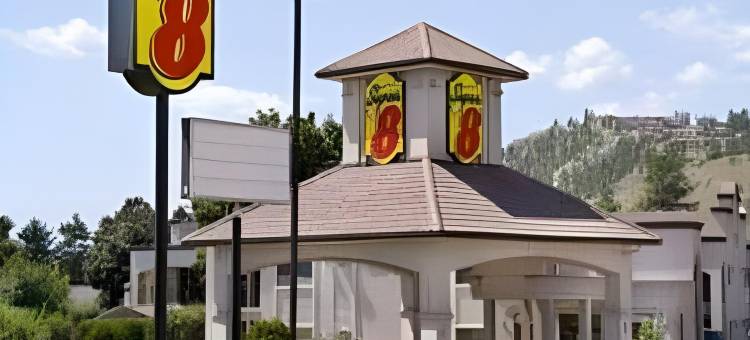 基洛纳速8酒店(Super 8 by Wyndham Kelowna BC)图片