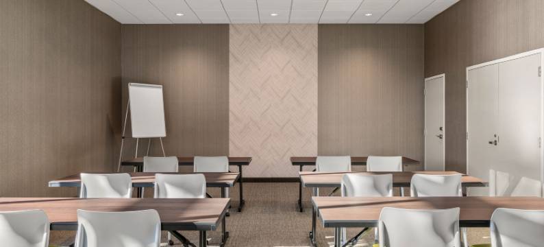 曼诺米尼福尔斯春希尔套房酒店(SpringHill Suites Menomonee Falls)图片